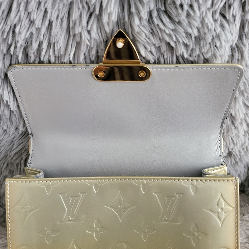 AUTHENTIC LOUIS VUITTON Spring Street Citrine Vernis Monogram Bag - Picture 5 of 15